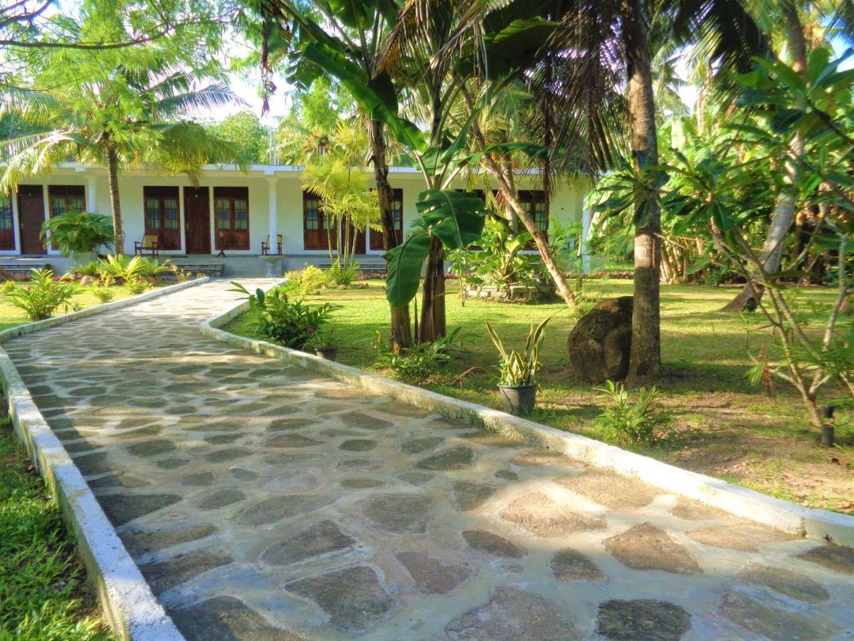 New Holiday Reach Unawatuna Exterior photo