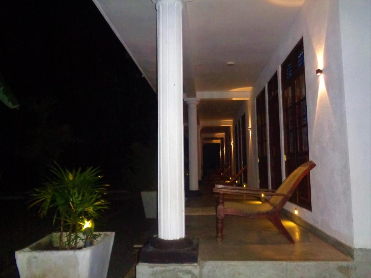 New Holiday Reach Unawatuna Exterior photo