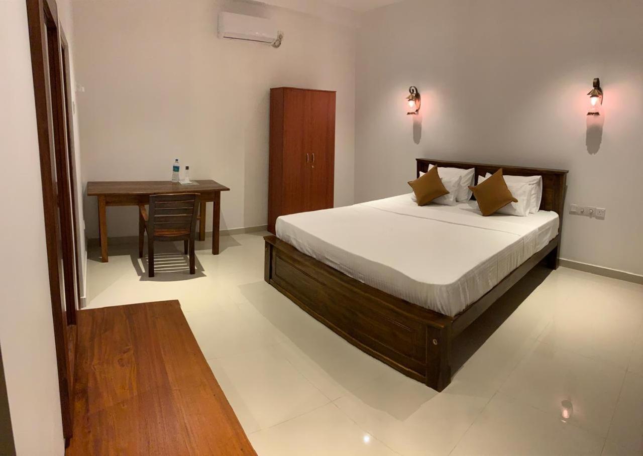 New Holiday Reach Unawatuna Exterior photo