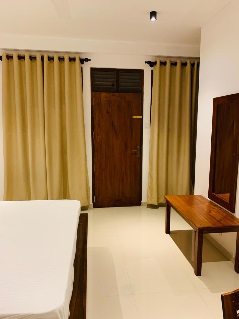 New Holiday Reach Unawatuna Exterior photo